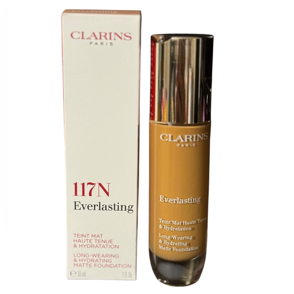 Clarins 117N Everlasting Long Wearing Hydrating Matte Foundation Hazelnut New